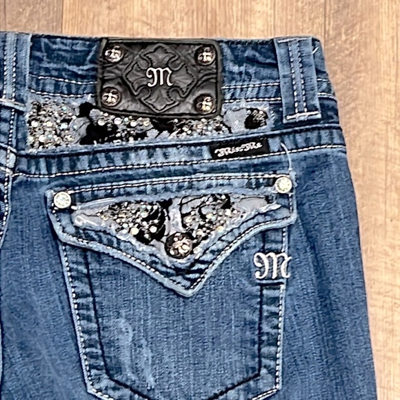 Miss Me Boot Cut Flap Pocket Jeans w/Black & Silver Lace embellishments, Size 31 - Picture 4 of 14